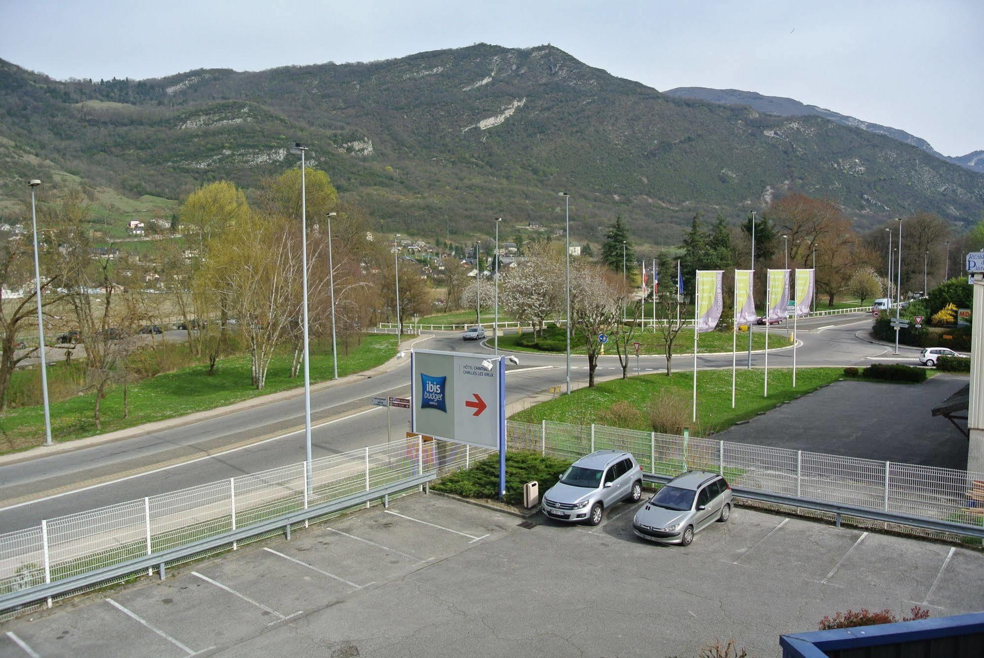 ibis budget Chambéry Sud Challes Les Eaux Esterno foto